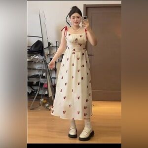 Elegant Cream Floral Maxi Dress